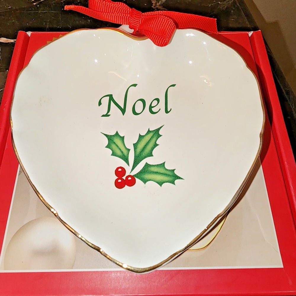 Lenox Holiday Sentiment Noel "Heart"  Dish/ Holiday Decor